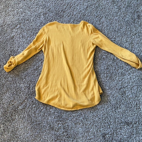 Le Chateau shirt. Size M - Picture 5 of 5